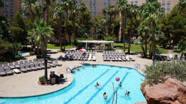 Mesquite Swim Spots, Virgin River Hotel and Casino, have swimming pools