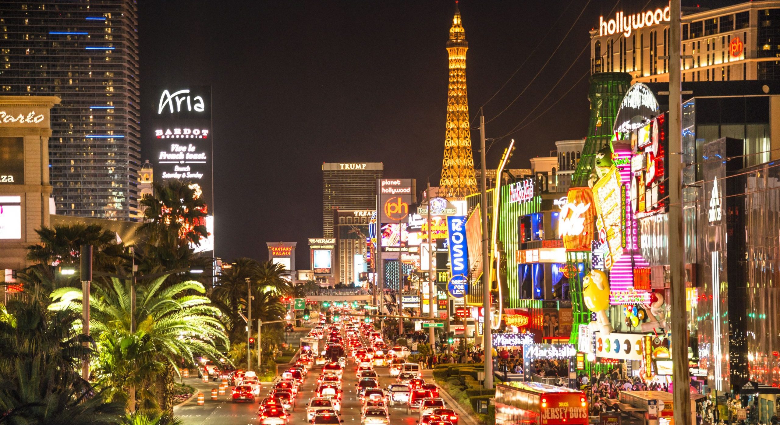 Las Vegas News, las vegas strip traffic and casinos at night